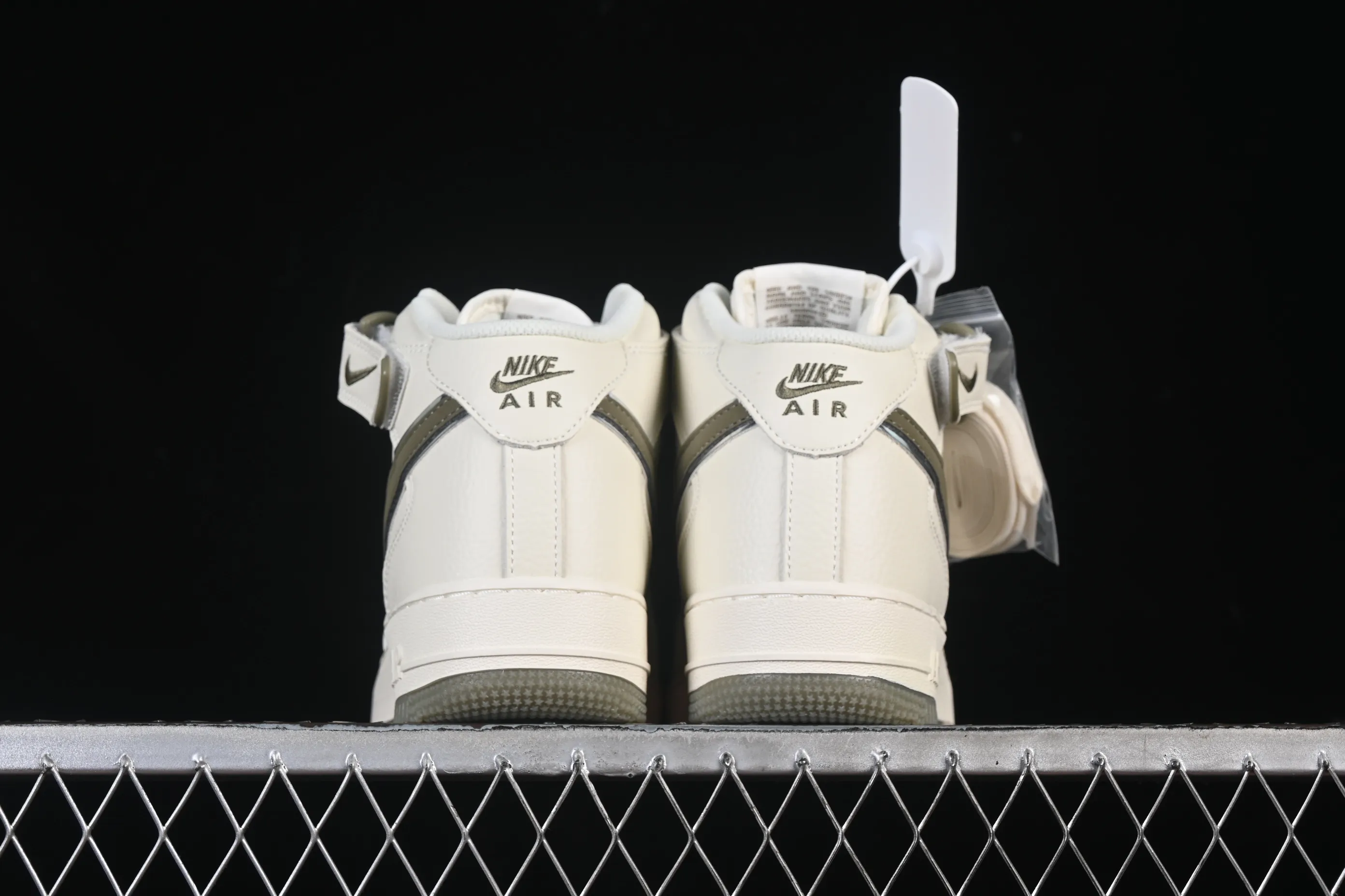 All categories Nk Air Force 1 Air Force series Nk Air Force 1 Mid Air Force mid-top Nike Air Force 1'07 Mid rice army green two-color bottom Starry sky Air Force 1 mid-top casual sneakers XL0236-231